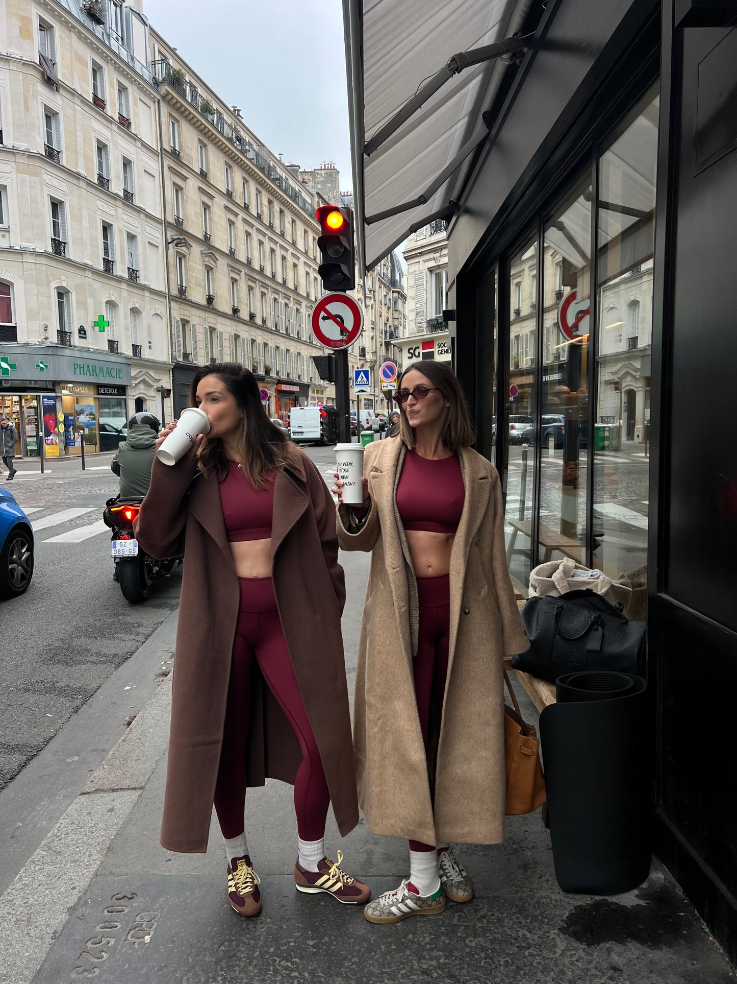 Top burgundy